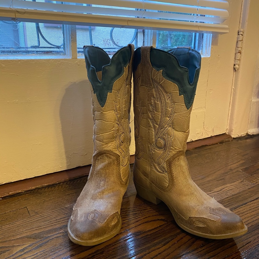 Coconuts by Matisse tan and teal cowboy boots
